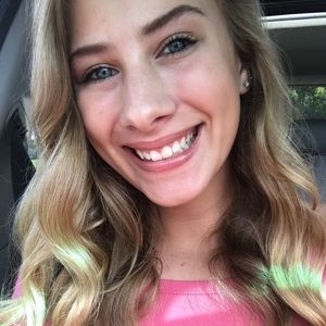 Meet your Posher, Lauren